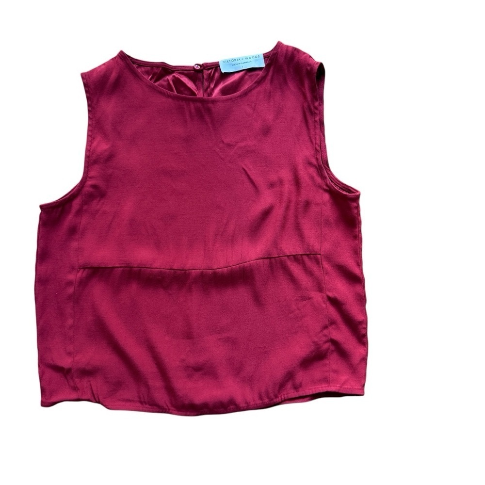 Viktoria+ woods made in Australia burgundy top Sz small